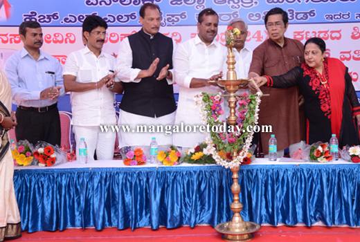 Oscar lays foundation for Janasanjeevini generic medical centre at Wenlock 1